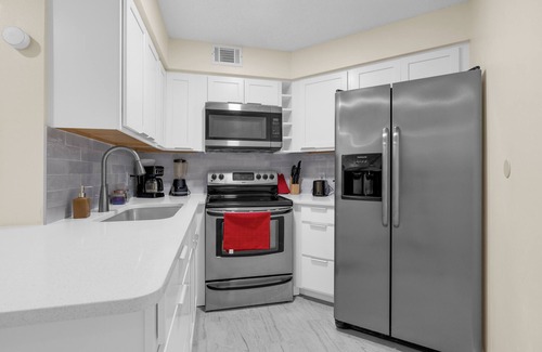 Ventura Apartment | Relax in Style at a Lovely Apartment with 3 Pools: Ideal Vacation Destination!