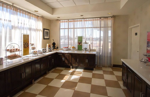 Tucson House | Relax in Style w/ Balcony & Pool View Free WiFi