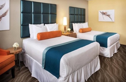 Little Italy Hotel | Relax in Stylish Room Steps from Downtown, Balboa Park and Cruise Terminal