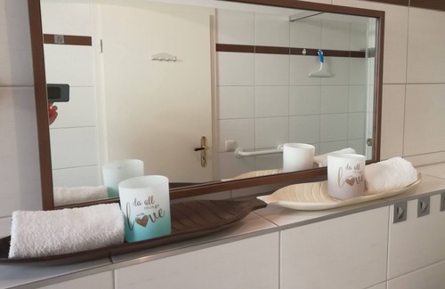 Striesen Apartment | .. relax in the countryside and yet central.