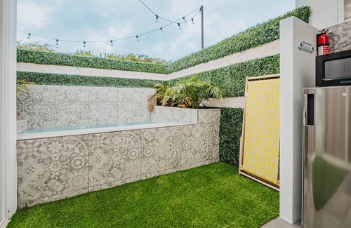 Bushiri Apartment | Relax in your own private pool and private garden near Eagle Beach-8