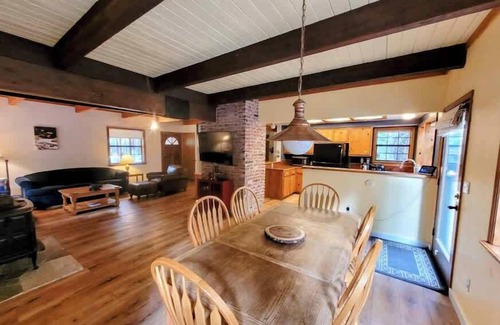 Truckee House | Relax Inn Close to Attractions Galore!