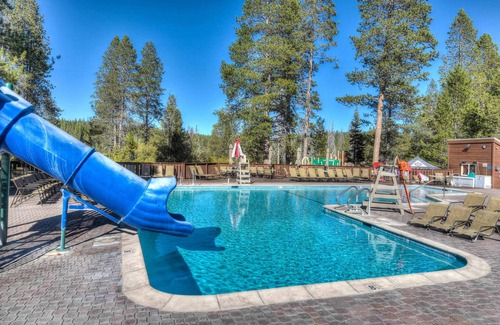 Truckee House | Relax Inn Close to Attractions Galore!