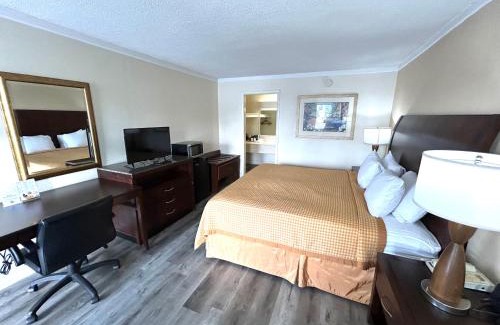 Perry Hotel | Relax Inn Perry National Fairgrounds Area I-75