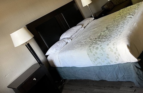 Longview Hotel | Relax Inn & Suite
