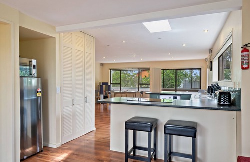Kapiti Coast House | Relax on Queens - Waikanae Beach Holiday Home