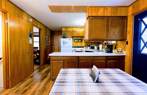 Baldwin Cabin | Relax on the banks of the Pere Marquette River!