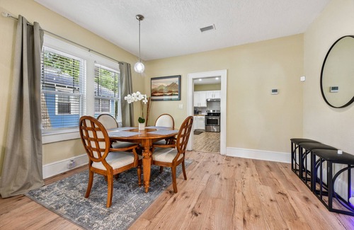 Springfield House | Relax on the Porch near Jacksonville Jaguar Stadium