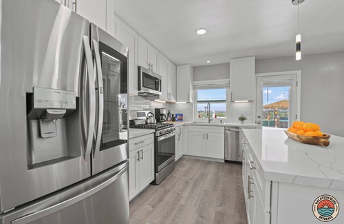 San Carlos House | Relax & Play-Pool, Spa, Views + Guest House!