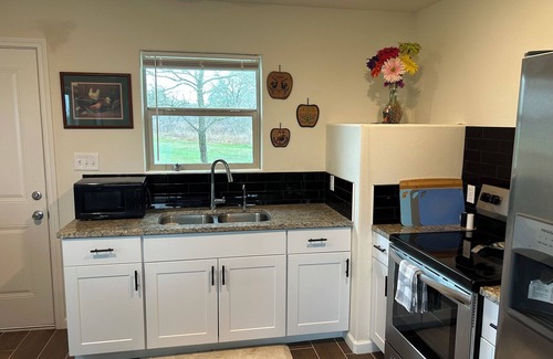 Paige Cabin | Relax & Recharge in Paige, Tx - 15 Acres, Fishing, and Farm Animals Await