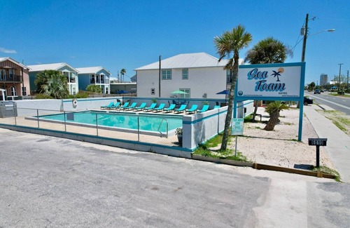Crescent Beach Apartment | Relax & Recharge | Studio | Perfect for couples!