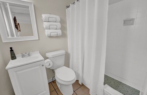 Crescent Beach Apartment | Relax & Recharge | Studio | Perfect for couples!