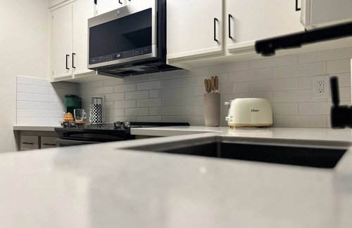 Rancho Cucamonga Condo | Relax & Recharge in a Modern 2-Bedroom Condo Prime Location