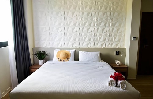 Maho Hotel | Relax, Swim & Shop – Marina Plaza Access in Cupecoy