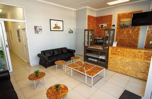 Cape Town Cabin | Relax & Unwind at LodgeOn91 !