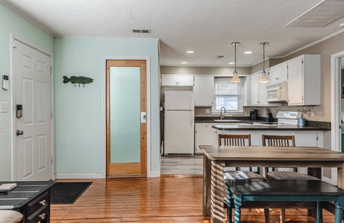 Ocean Isle Beach House | Relax & Unwind – Ocean Isle Beach Retreat w/Firepit & Fenced Yard