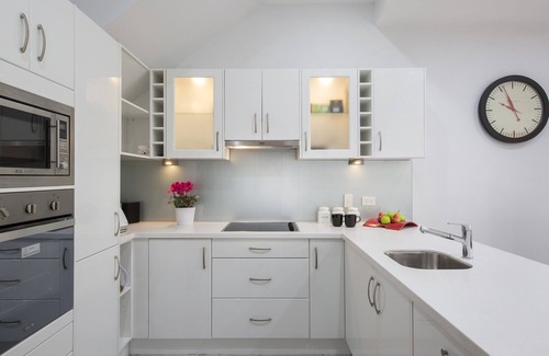 Adelaide Central Business District House | Relax & unwind , parking , wifi