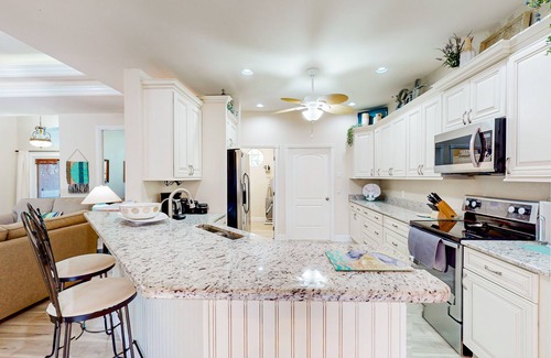 North Port House | Relax, Unwind & Reconnect at This Dog-Friendly North Port Oasis