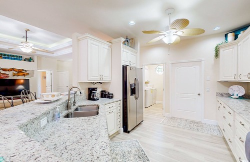 North Port House | Relax, Unwind & Reconnect at This Dog-Friendly North Port Oasis