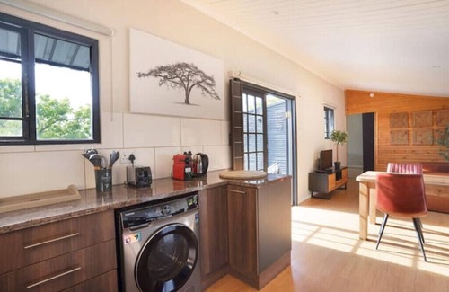 Stellenbosch Apartment | Relax with amazing views of vineyards & mountains in the heart of the Winelands!