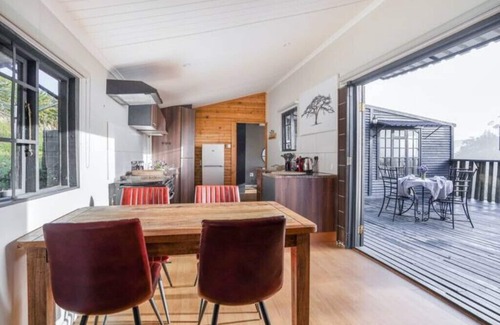Stellenbosch Apartment | Relax with amazing views of vineyards & mountains in the heart of the Winelands!