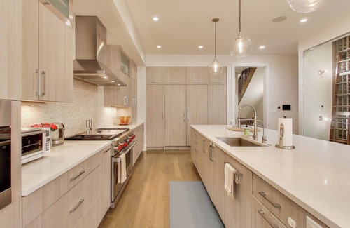 West Town House | Relax with family in a Super lux 5-bedroom house w/movie theater and full gym