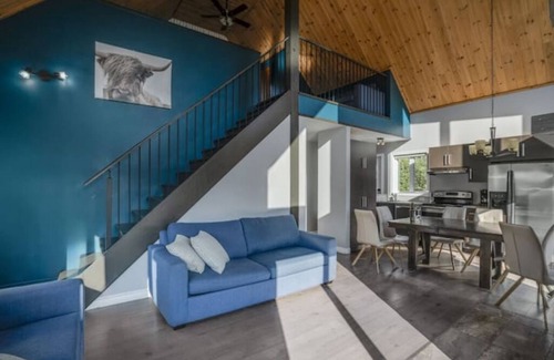 Saint-Raymond Cabin | Relax with Mountain Views, Hot tub and Fireplace