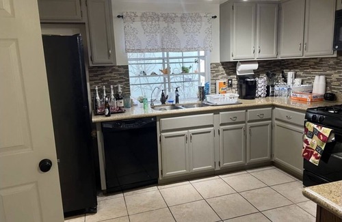 Summerlin House | Relax with the whole family at this peaceful place to stay, close to the Strip.