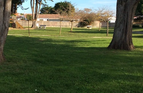 La Flotte Apartment | Relaxation in a residence with swimming pool in La Flotte en Ré