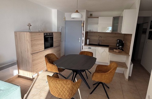 Gruissan Apartment | Relaxation right on the shore of the lagoon