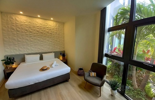 Maho Hotel | Relaxed Beach Getaway: Marina & Dining Just Steps Away