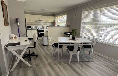 Armidale House | Relaxed, calm and spacious house.