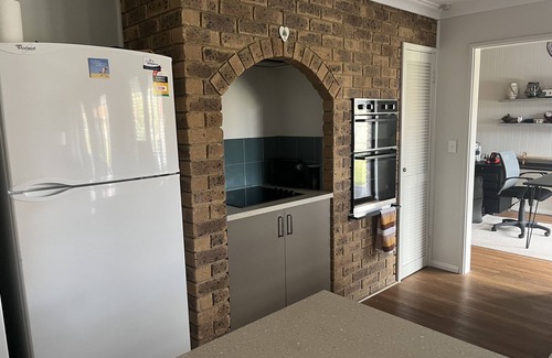 Geographe House | Relaxed family home - 5 min walk to the beach