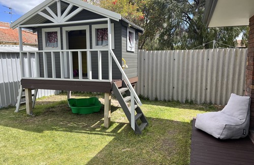 Geographe House | Relaxed family home - 5 min walk to the beach