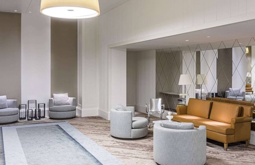 Nassau Hotel | Relaxed Retreat | Room with Balcony! Pool, Onsite Dining & Bar, Pets Allowed!