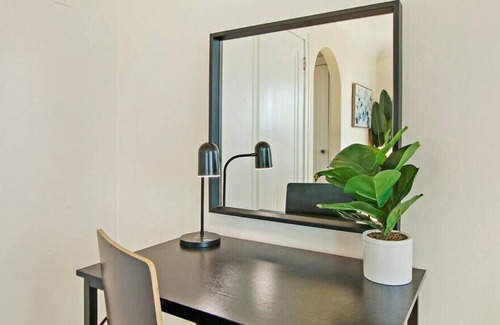 Skokie Apartment | Relaxing 1BR Apt in Downtown Skokie