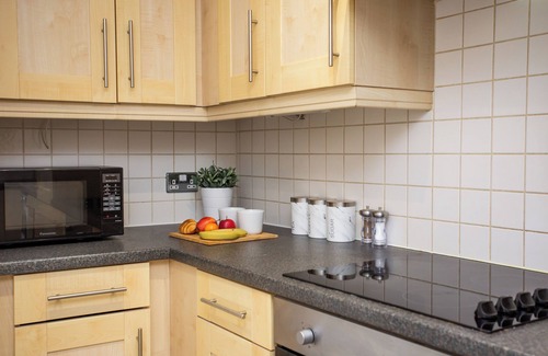 Newcastle-upon-Tyne Apartment | Relaxing 2BR Central Flat: Near Train & Fast WiFi!