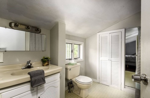 South Portland House | Relaxing 3 BD Home: Close to Downtown Portland