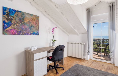 Marcelji Apartment | Relaxing 3 br apartment with sea view