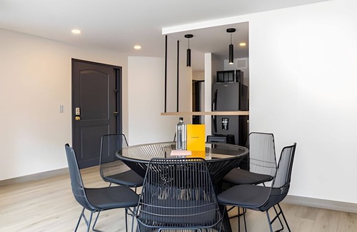Chapinero House | Relaxing 3BR @Commercial Area near Zona G