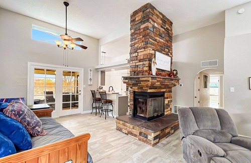 Las Cruces House | Relaxing 4 Bedroom House With Swim Spa