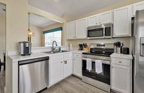 Davenport Villa | Relaxing 4 Bedroom w/Pool ~ 30min to Disney & Legoland