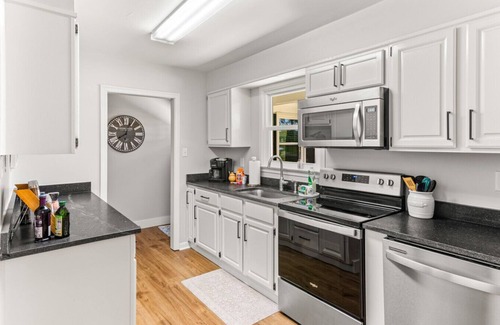 Port Wentworth House | Relaxing 4BR Home, Close to Downtown & Airport