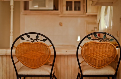 Atlantic Shores Apartment | Relaxing, Amazing beach, pool, Cheap cars, quiet area, Surfers paradise 1