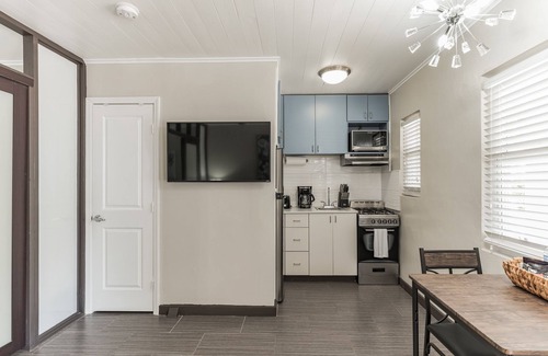 Singer Island Apartment | Relaxing and Cozy beach front apartment with pool