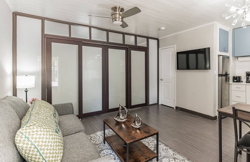 Singer Island Apartment | Relaxing and Cozy beach front apartment with pool