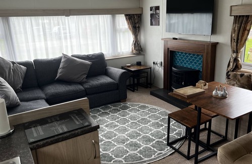 Great Houghton Cabin | Relaxing and Quiet Holiday Cabin, Sleeps 4