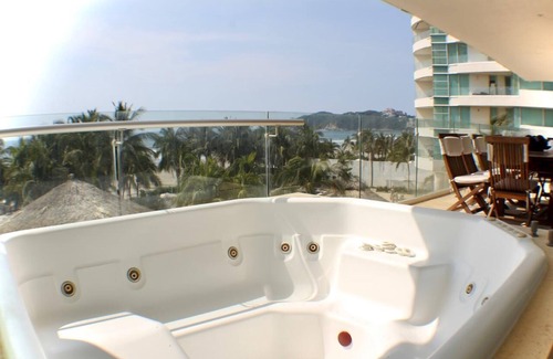 Granjas del Marques Apartment | Relaxing Apartment with ocean view - private access to the beach