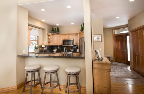 Edwards House | Relaxing Colorado retreat