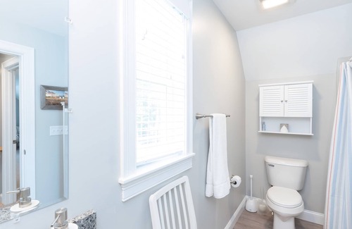 Arundel Cottage | Relaxing Cottage in Gated Community with Pool!